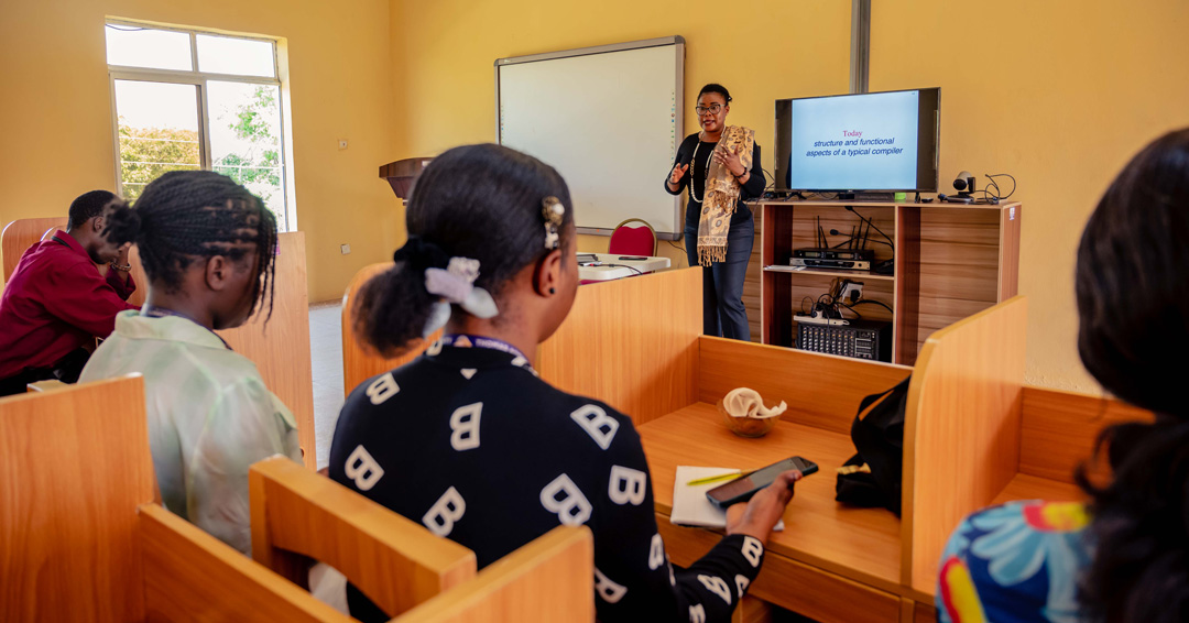 empowering-the-future-vice-chancellor-leads-by-example-in-the-classroom